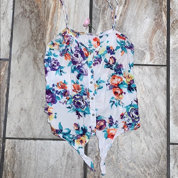 Cute Garage floral knot front top, size Medium - Picture 1 of 10